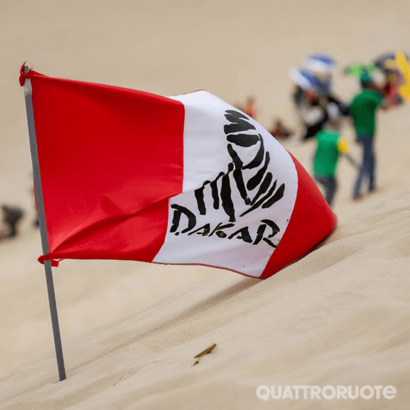 AUTOHOME_Tende-da-tetto_Immagine_EXPERIENCE_MINI_COUNTRYMAN_DAKAR_800x800pxls_2